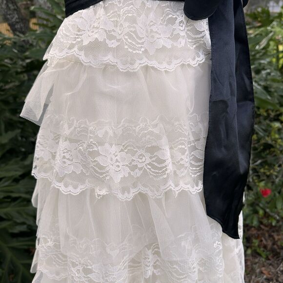 Vintage Ruffled Lace Formal Prom Dress Black Bow Tiered Prairie 3/4 Cottagecore - Picture 5 of 12